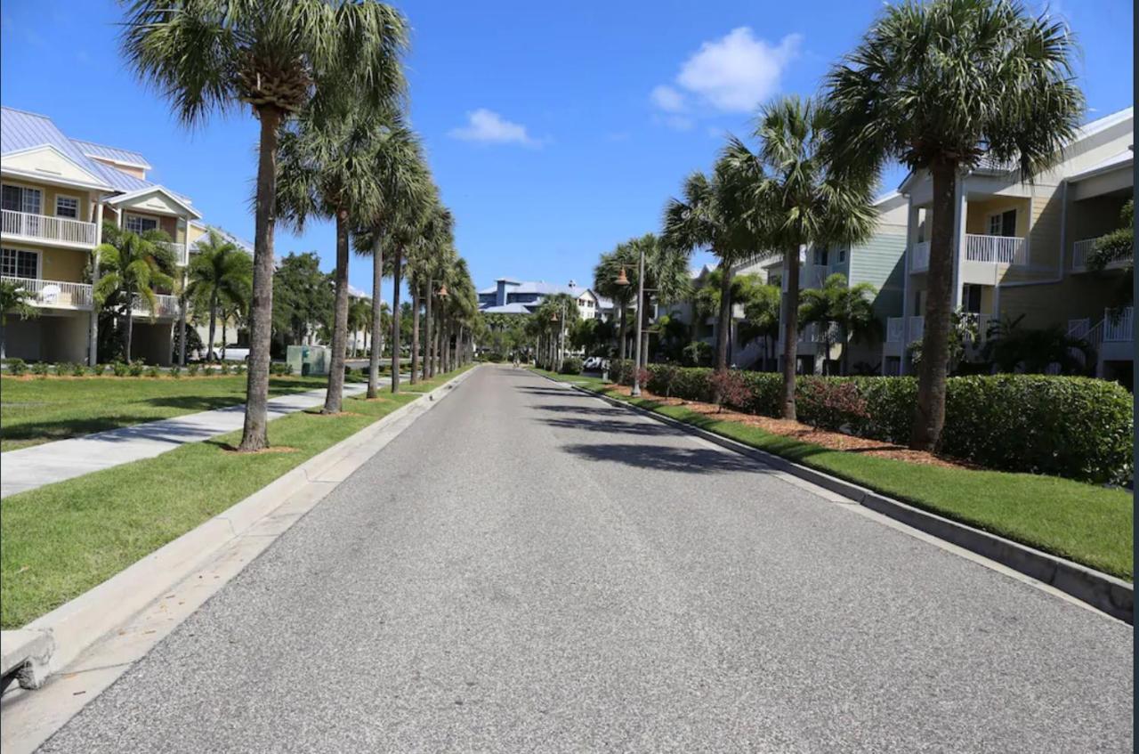 Beautiful New Luxury Townhome With Private Beach And Swimming Pools Ruskin Exterior foto